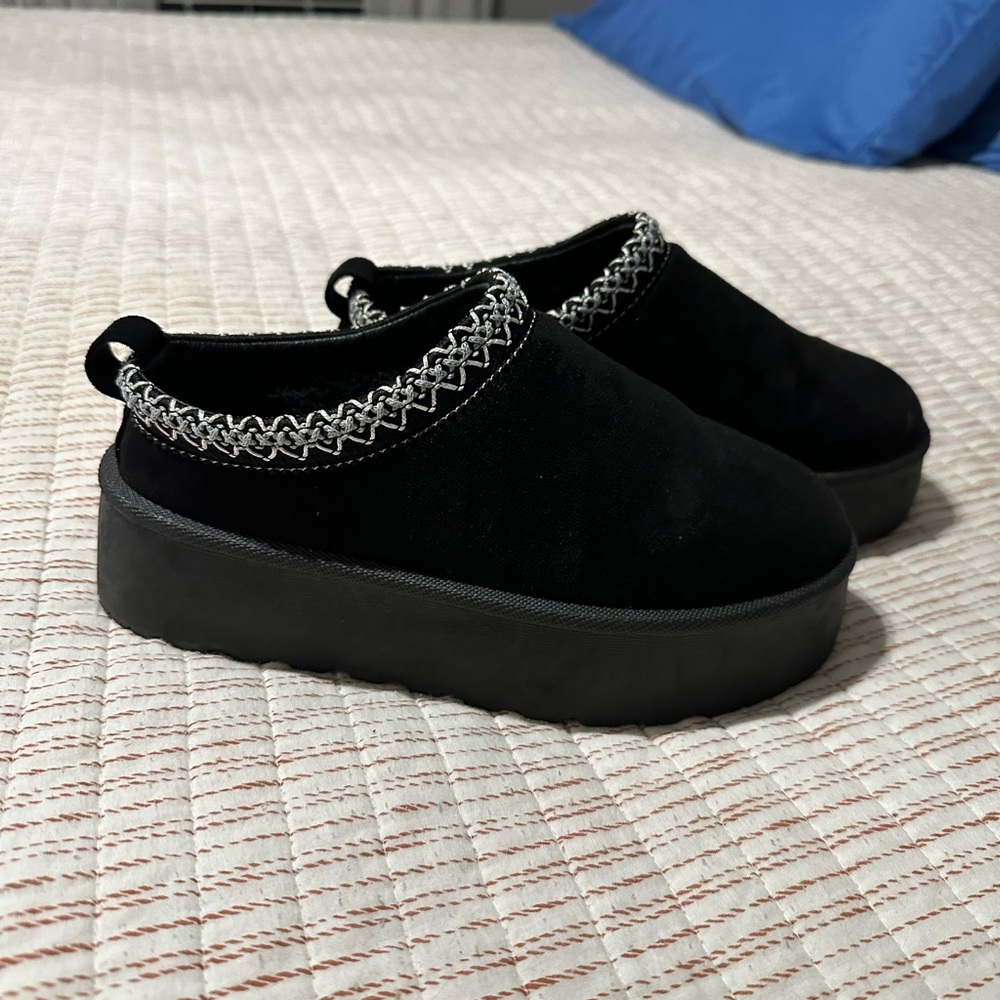 women’s platform slippers
